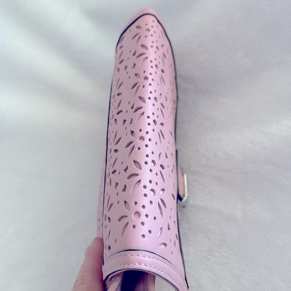 Coach 50632 Taylor eyelet leather flap clutch wristlet, silver/pink tulle 🩷🩶 - Picture 5 of 8